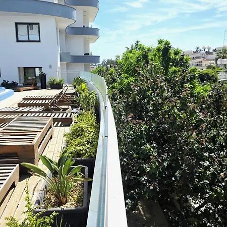 Appartement Pool View Paradise - Stylish 1br Retreat